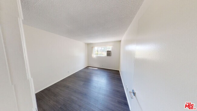 Building Photo - 5236 Kester Ave