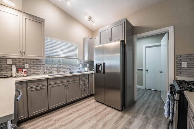 Building Photo - 8233 Ducharme Ave