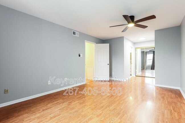 Building Photo - 654B Woodford Ln