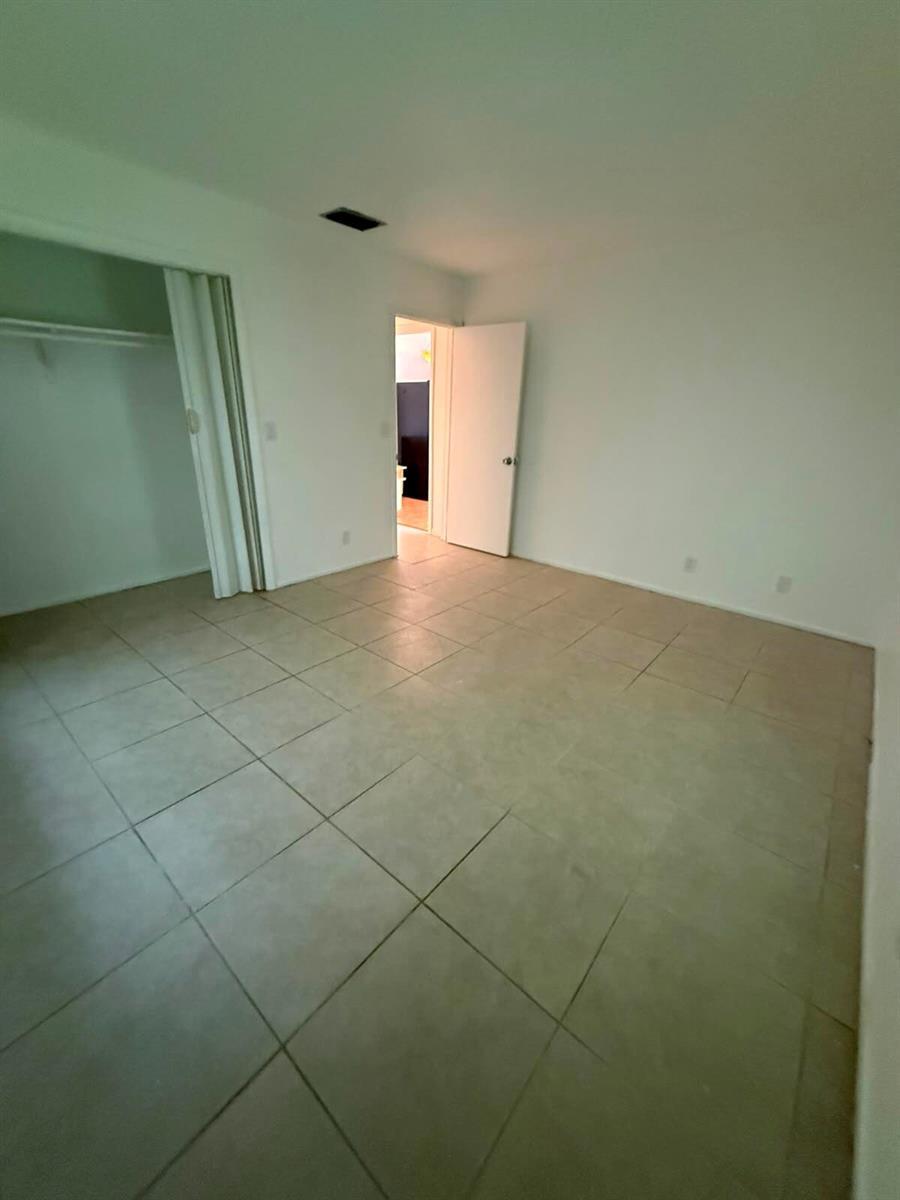 Building Photo - 4951 Wedgewood Way