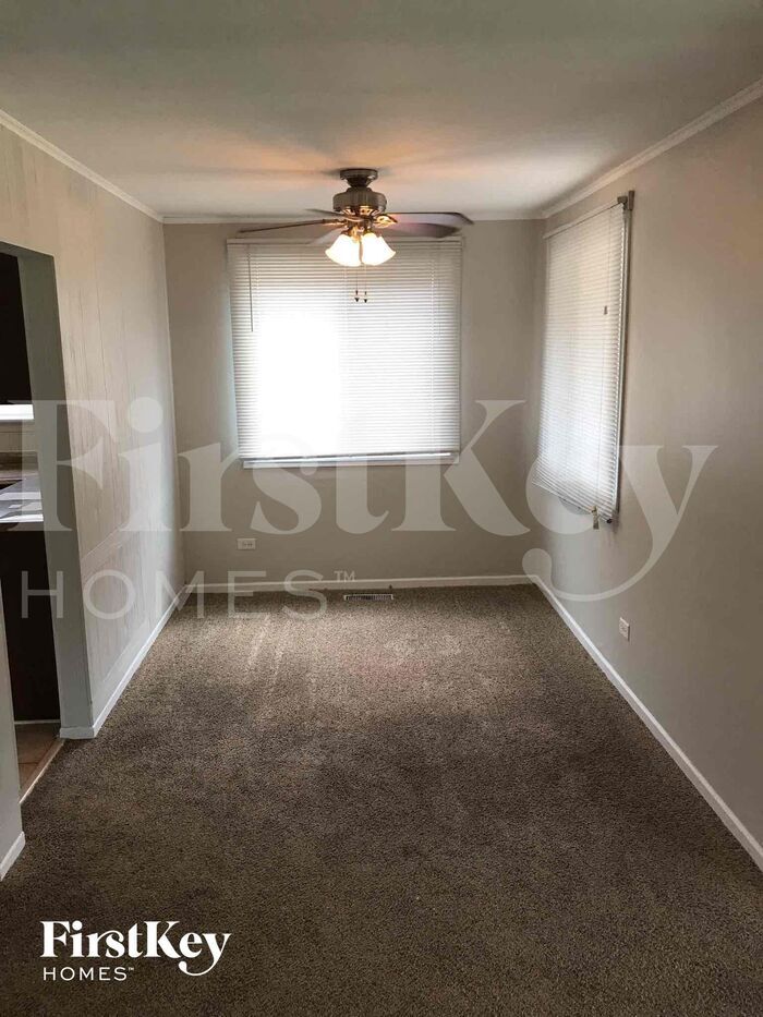 Building Photo - 14525 Dobson Ave