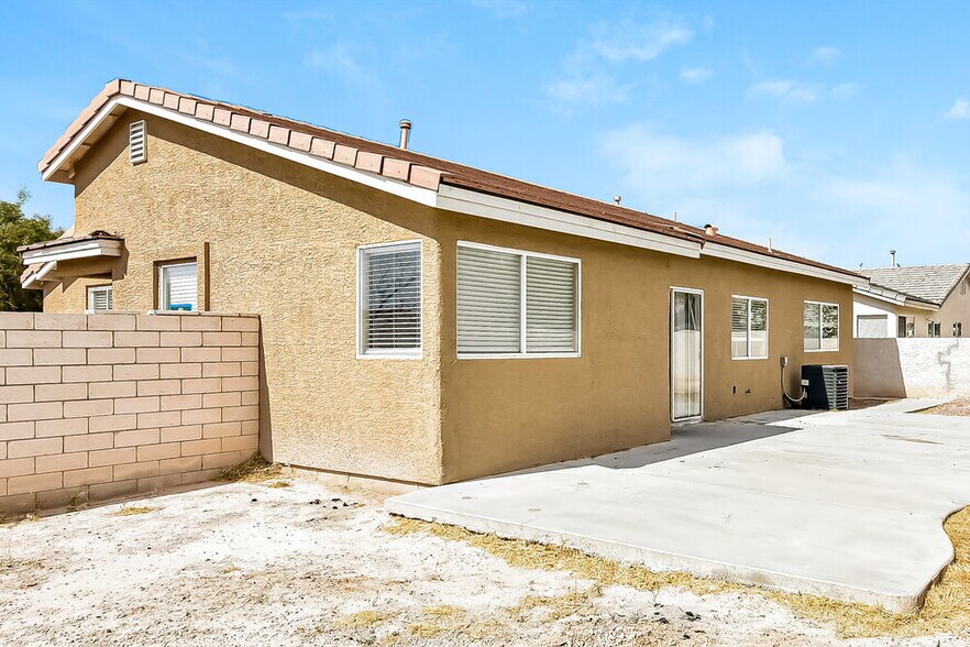Building Photo - 2306 Hollow Oak Ave