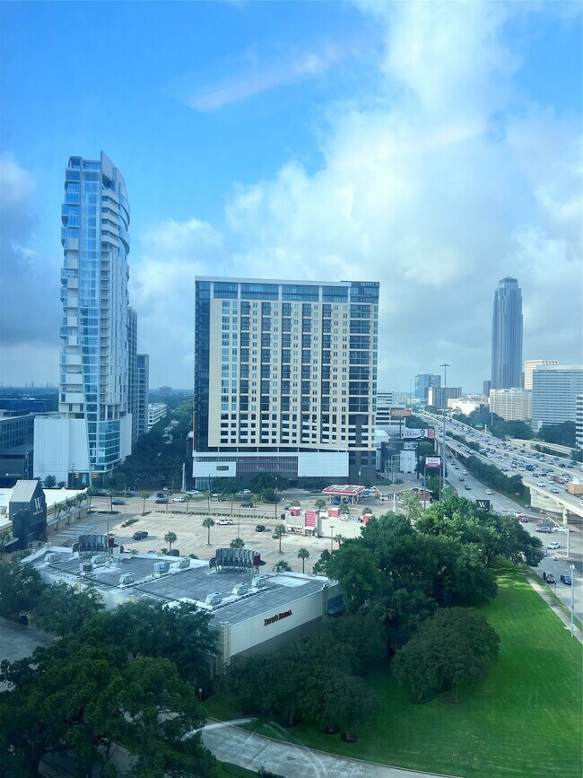 Building Photo - 1901 Post Oak Blvd