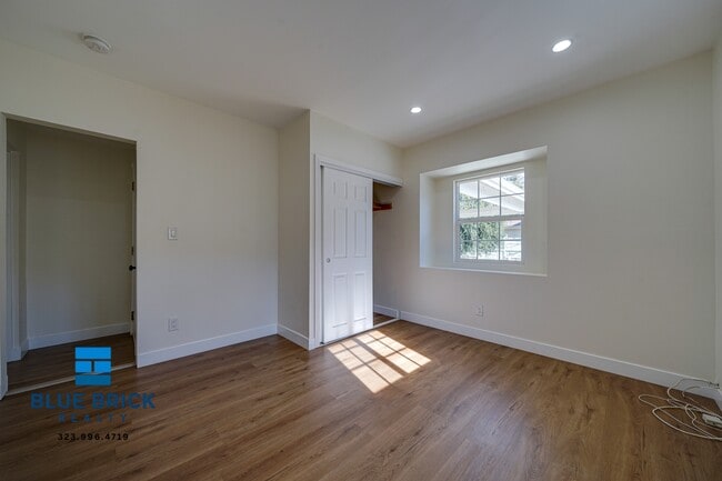 Building Photo - 6182 Yolanda Ave