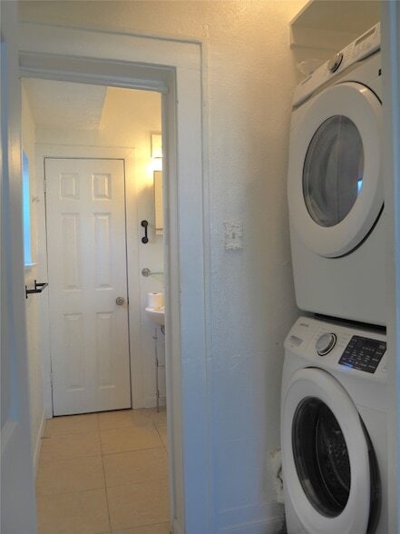 Building Photo - 3409 La Branch St