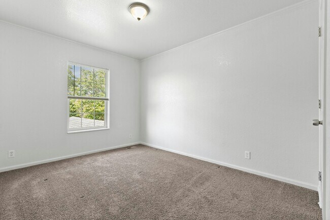 Building Photo - 6240 E 64th Pl