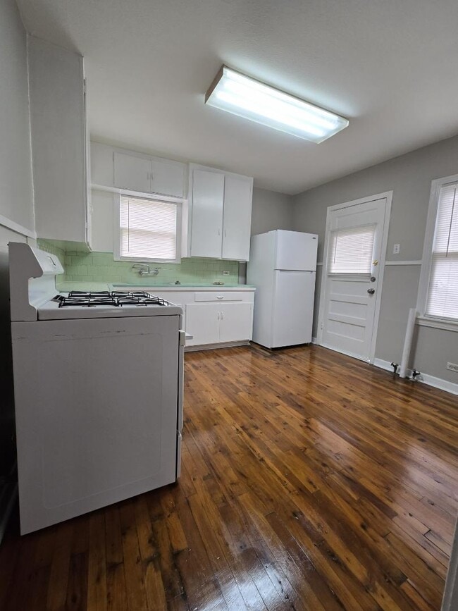 Building Photo - 1339 W Hollywood Ave