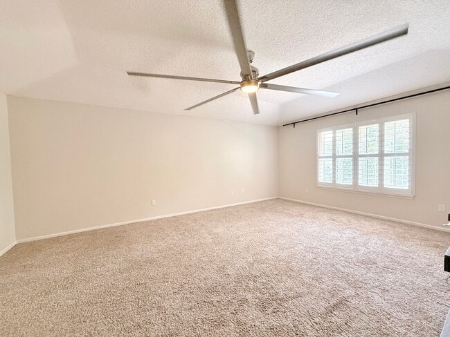 Building Photo - Spacious Two-Story Home with Hot Tub, Pool Table & Fenced Yard in Panther Creek