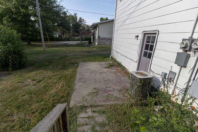 Building Photo - 1305 N Golf Blvd