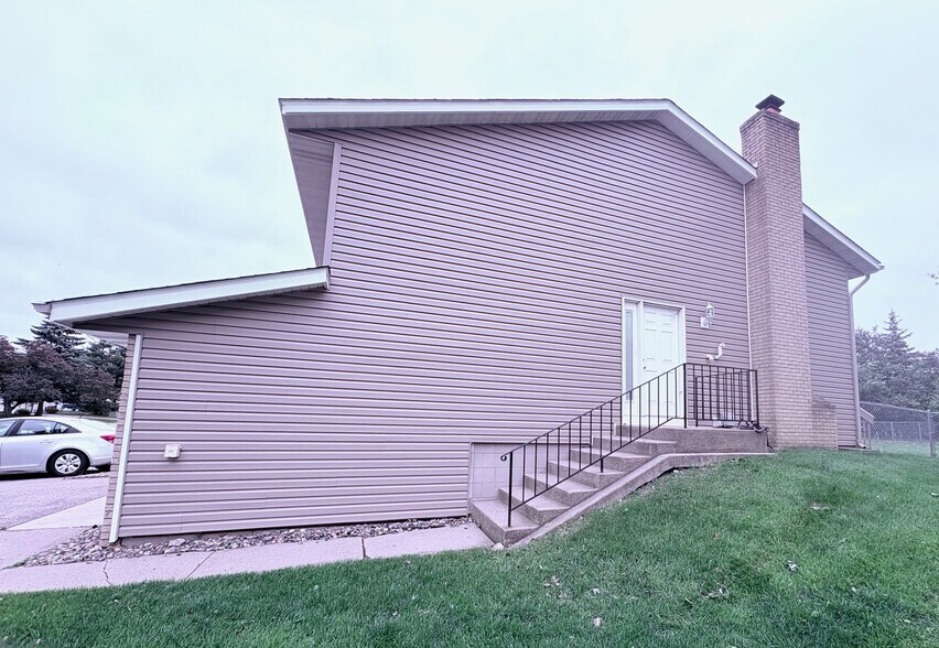Building Photo - 4551 Scott Trl
