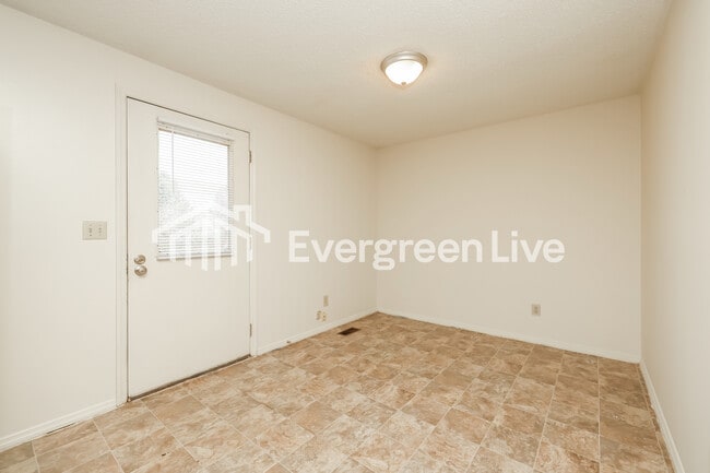 Building Photo - 6241 Greenfield Way