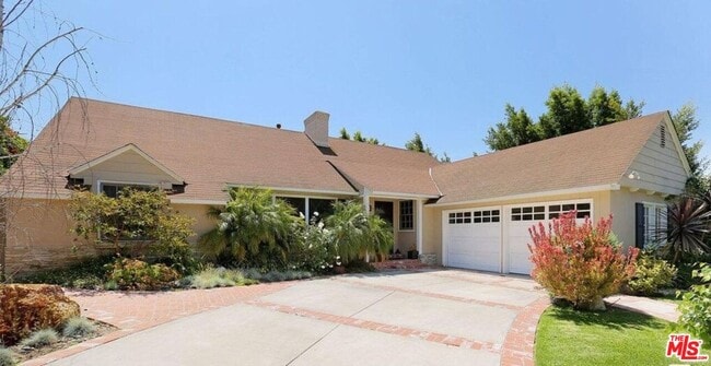 Building Photo - 3076 Earlmar Dr