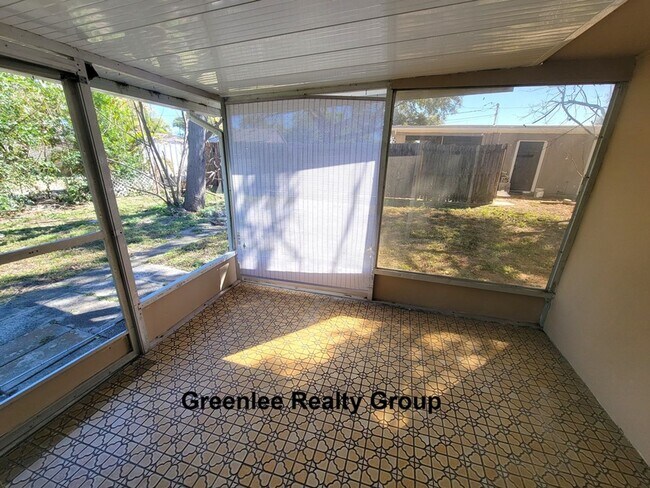 Building Photo - 4542-Grand