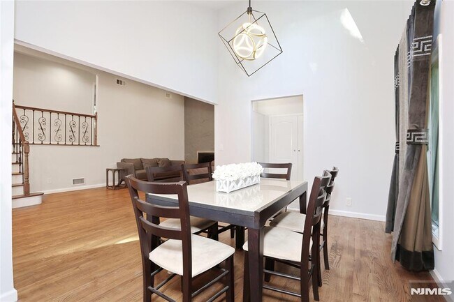 Building Photo - 69 Pittis Ave