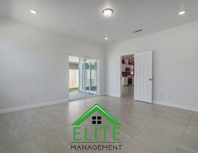 Building Photo - Charming 3-Bedroom, 2-Bath Home in Prime S...
