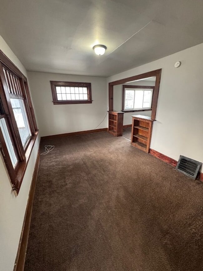 Building Photo - 4010 Lillie St