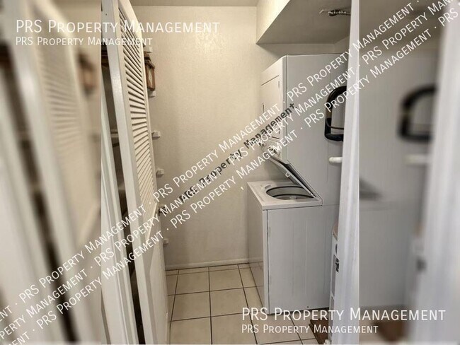 Building Photo - 520 N Stapley Dr