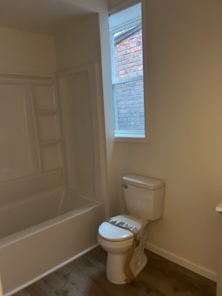 Building Photo - 346 Madison Ave