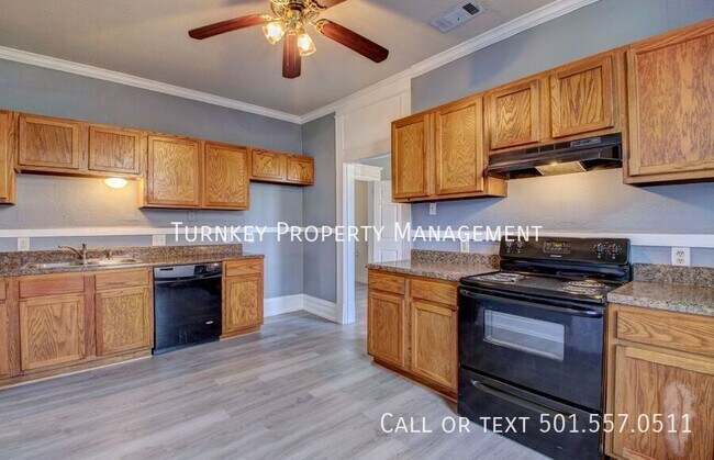 Primary Photo - 1019 S Booker St