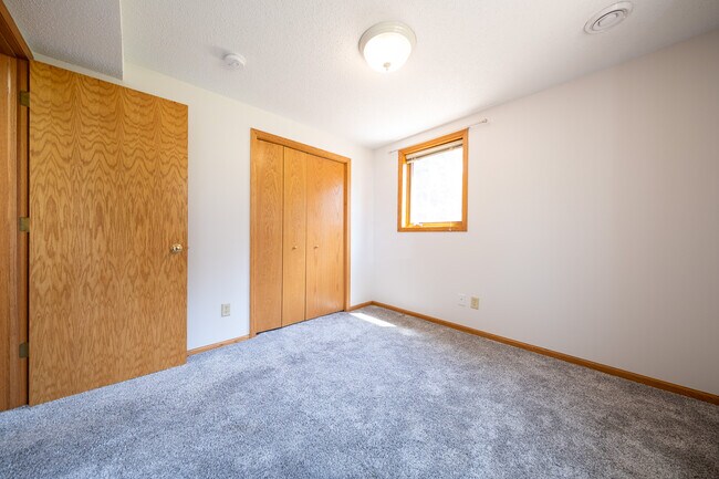 Building Photo - 2837 County Rd H2