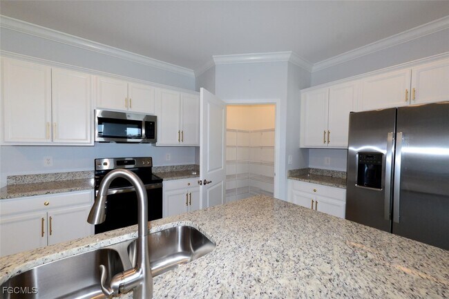 Building Photo - 3983 E Hampton Cir