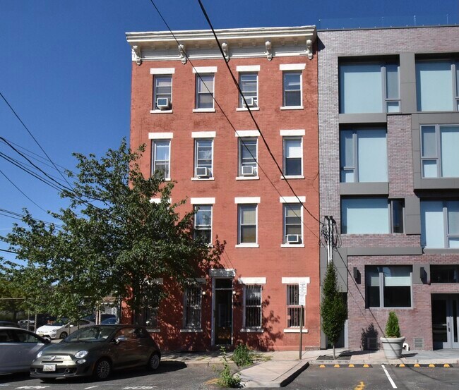 Building Photo - 200 Wayne St