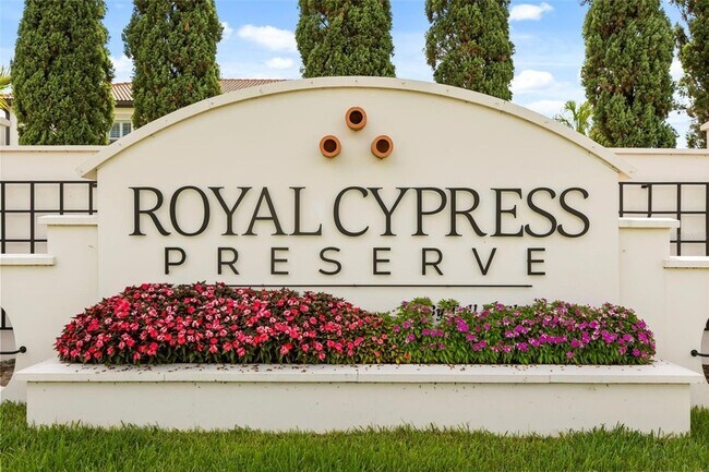 Building Photo - 10511 Royal Cypress Way