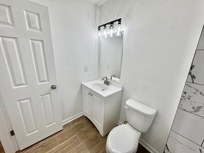 Building Photo - 581 Gilleas Rd