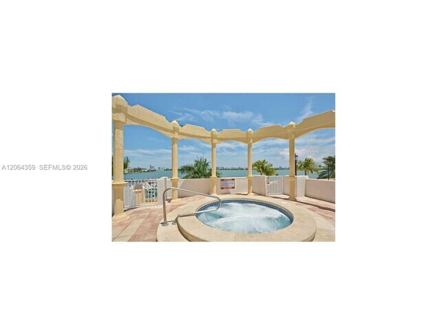 Building Photo - 7601 E Treasure Dr