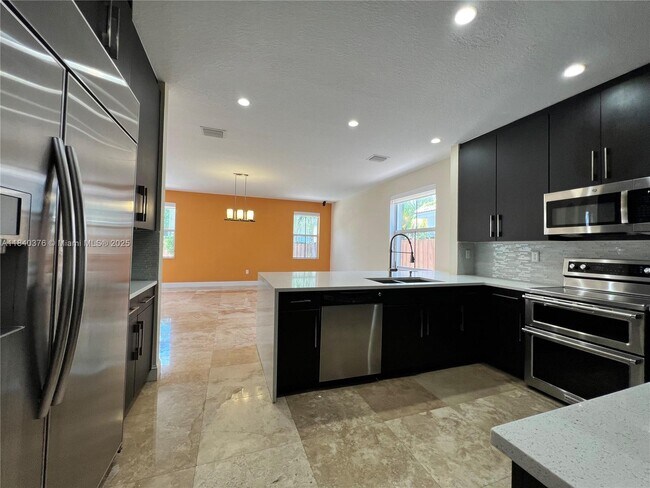 Building Photo - 8034 NW 111th Ct