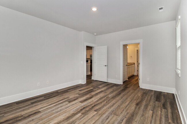 Building Photo - Beautiful 4 Bedroom Home in Rolling Hills