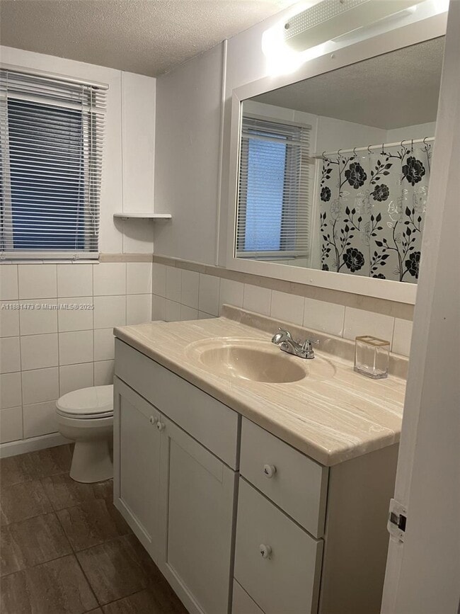 Building Photo - 141 Gumbo Limbo Dr