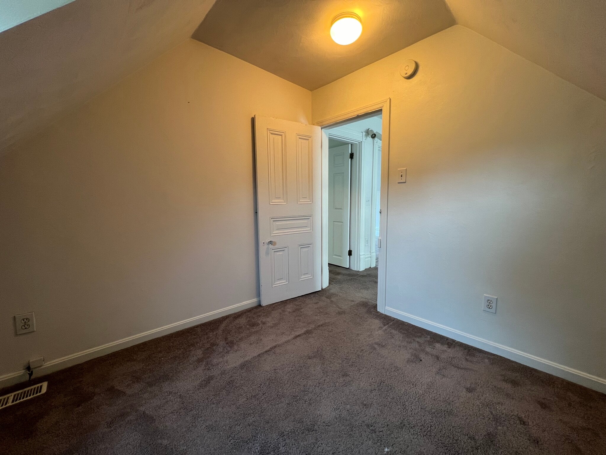 5707#2 - 4707 Maripoe St