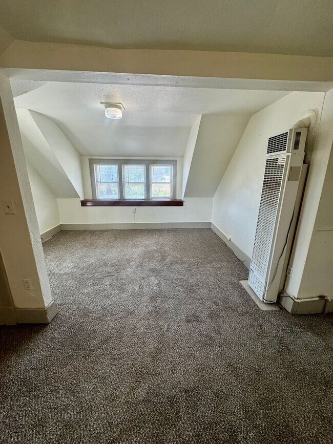 Building Photo - E. Brookside- 126