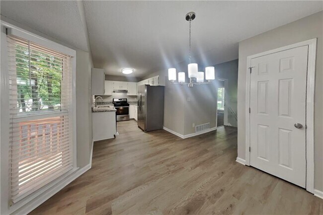 Building Photo - 66 Freestone Ln