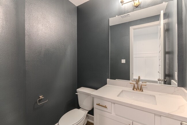 Building Photo - 215 Warbler Song Dr