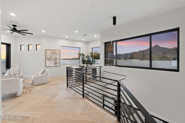 Building Photo - 3135 E Palo Verde Dr