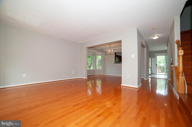 Building Photo - 14724 Stream Pond Dr