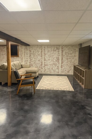 Building Photo - 128 Vineyard Dr