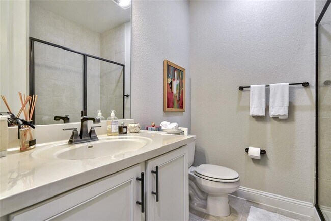 Building Photo - 260 Baldovino Skyway