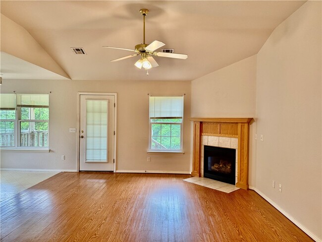 Building Photo - 15 Pennine Ln