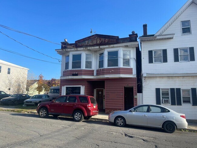 Primary Photo - 212 W Ridge St
