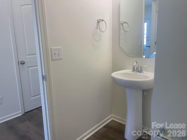 Building Photo - 5006 Beacon Ave