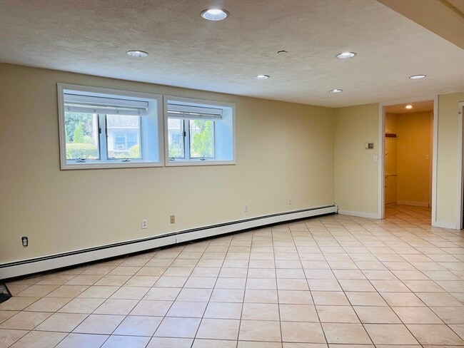 Building Photo - 181 Moss Hill Rd