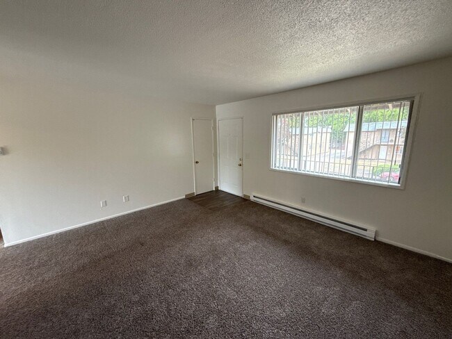 Building Photo - 3930 Iberis St NE