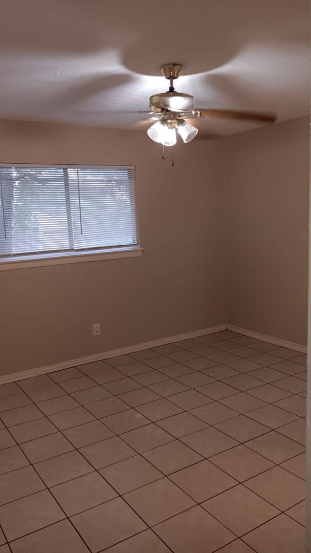 Building Photo - 6630 W Fuqua St