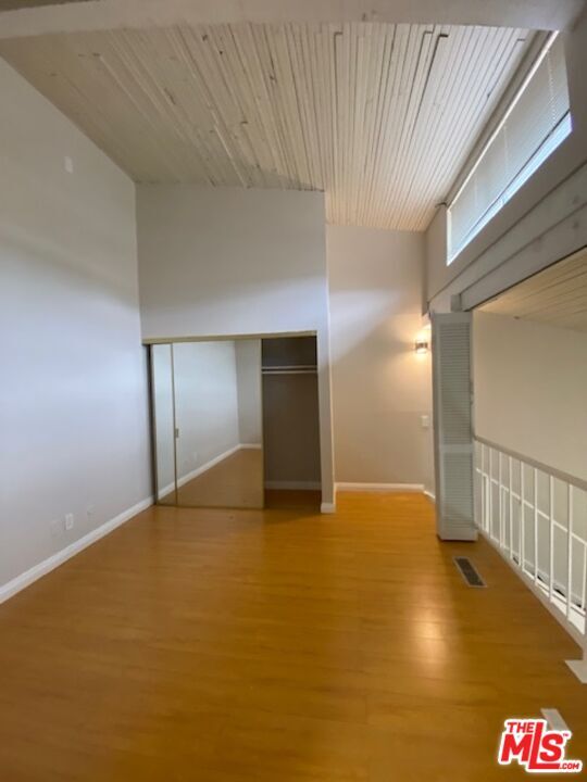 Building Photo - 5460 White Oak Ave