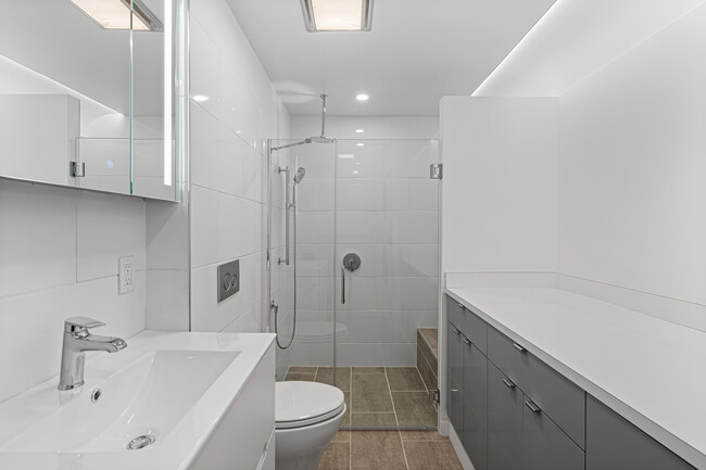 Building Photo - 13852 Scenic Crest Cir