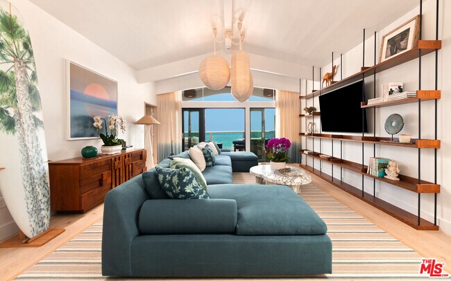 Building Photo - 27044 Malibu Cove Colony Dr