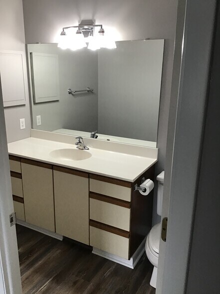 Building Photo - 403 Stonegate Ct